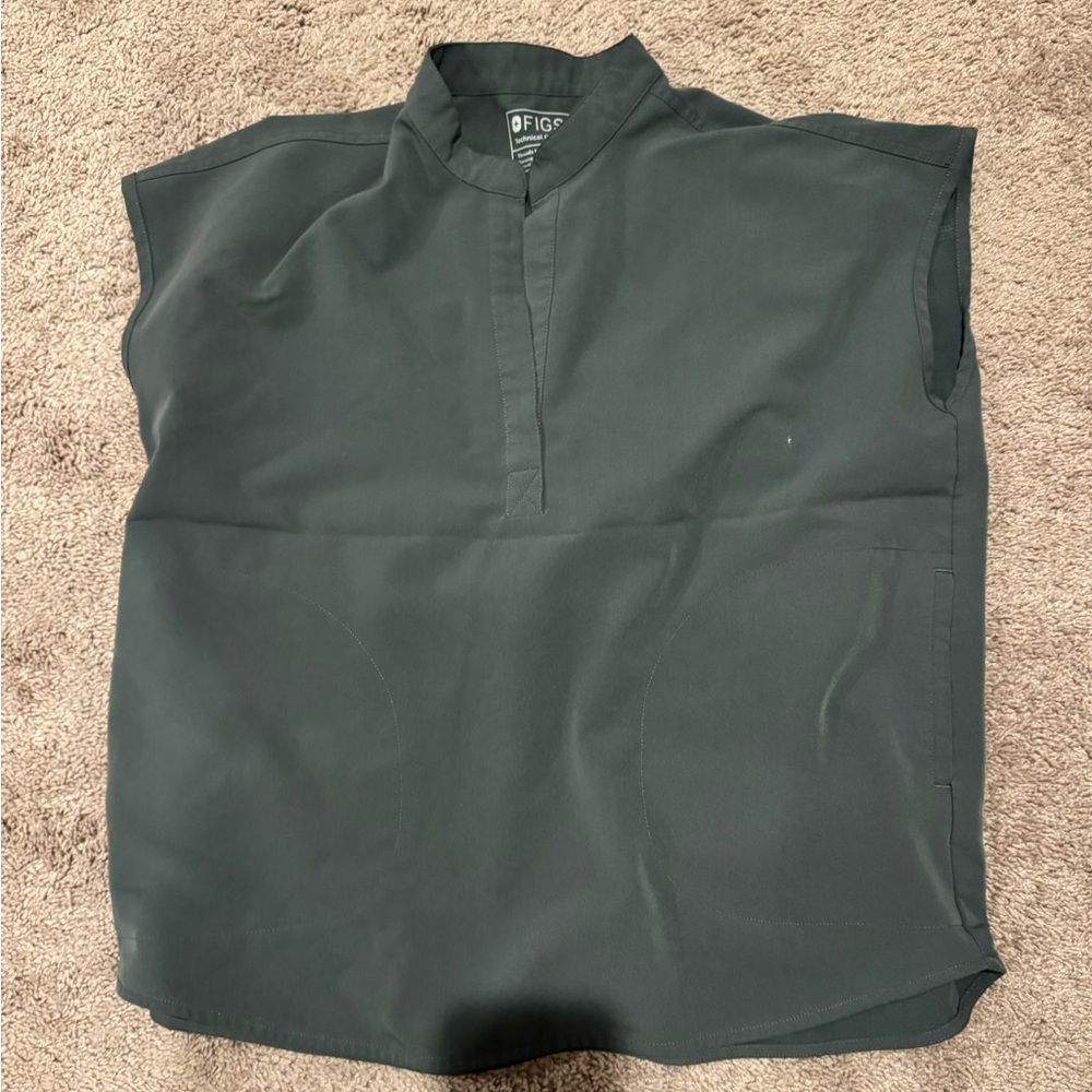 Figs Womens Rafaela Oversized Scrub Top Size Medium olive green color